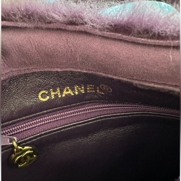 GUC Authentic Chanel 2000s Purple Shearling Mini Logo Bag with Dustbag & Cards - Picture 6 of 16